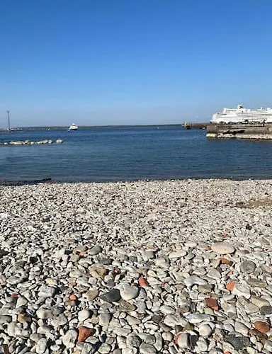 Chic Duplex Near Sea And Old Town In Aria Korter